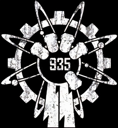 G935